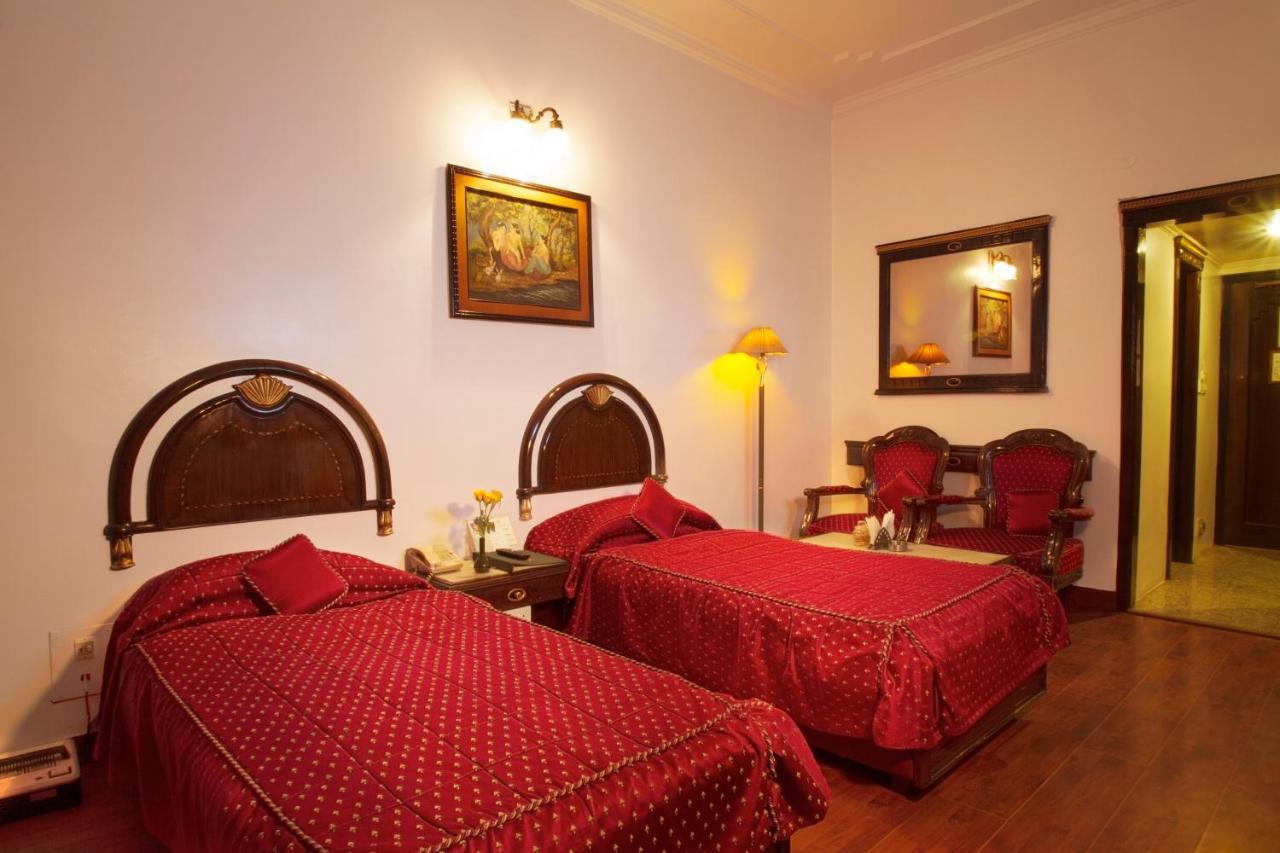 Hotel Deep Palace Lucknow Exteriör bild